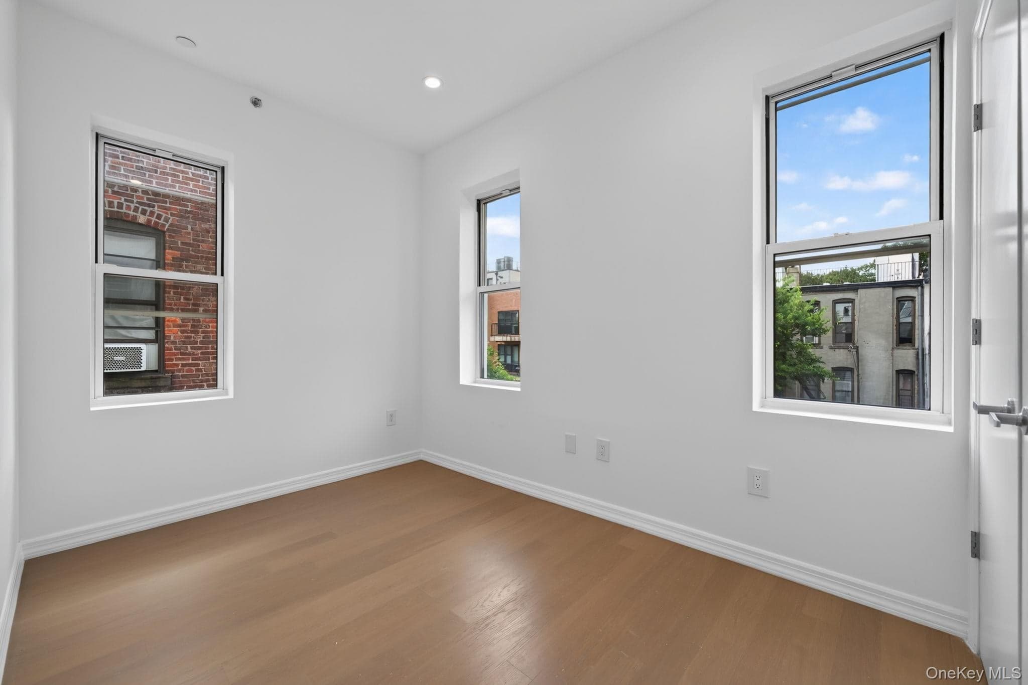 663 Macdonough Street thumbnail 23