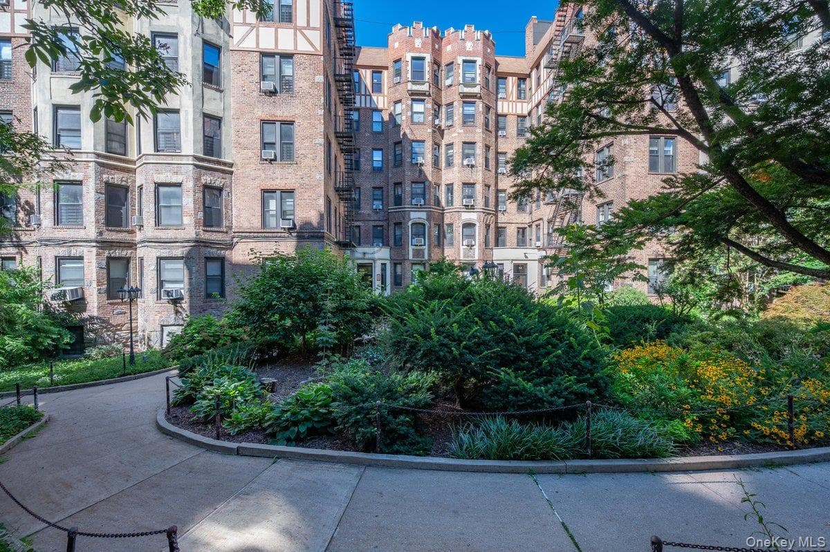 756 Brady Avenue Unit: 609 thumbnail 4