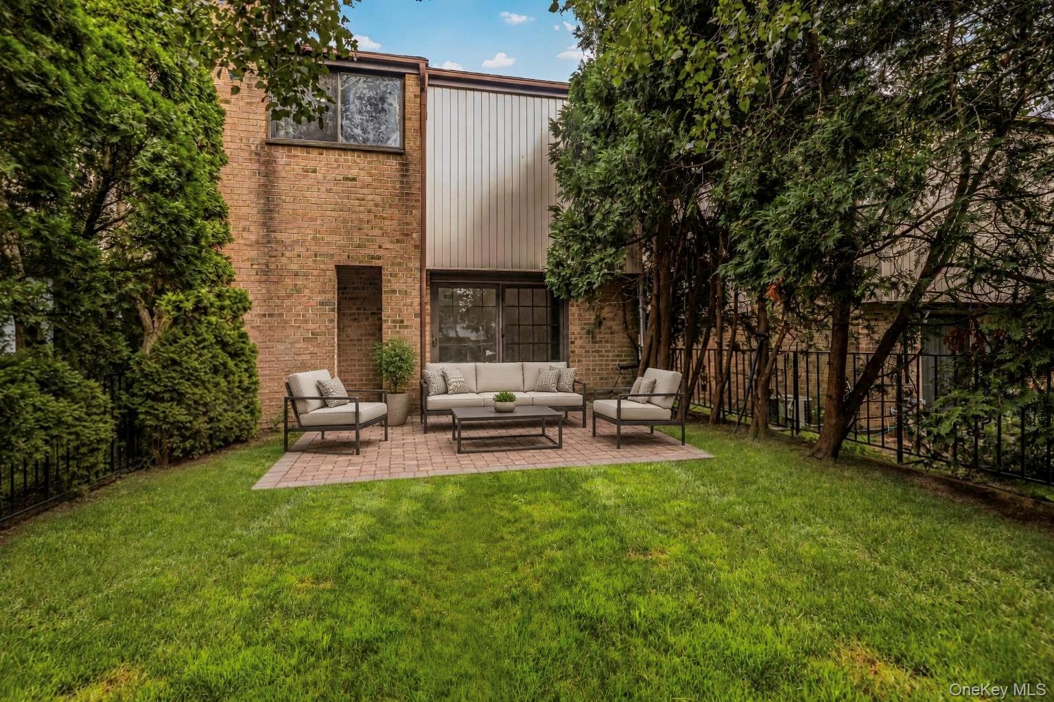 11 Jackson Avenue Unit: 27 thumbnail 23