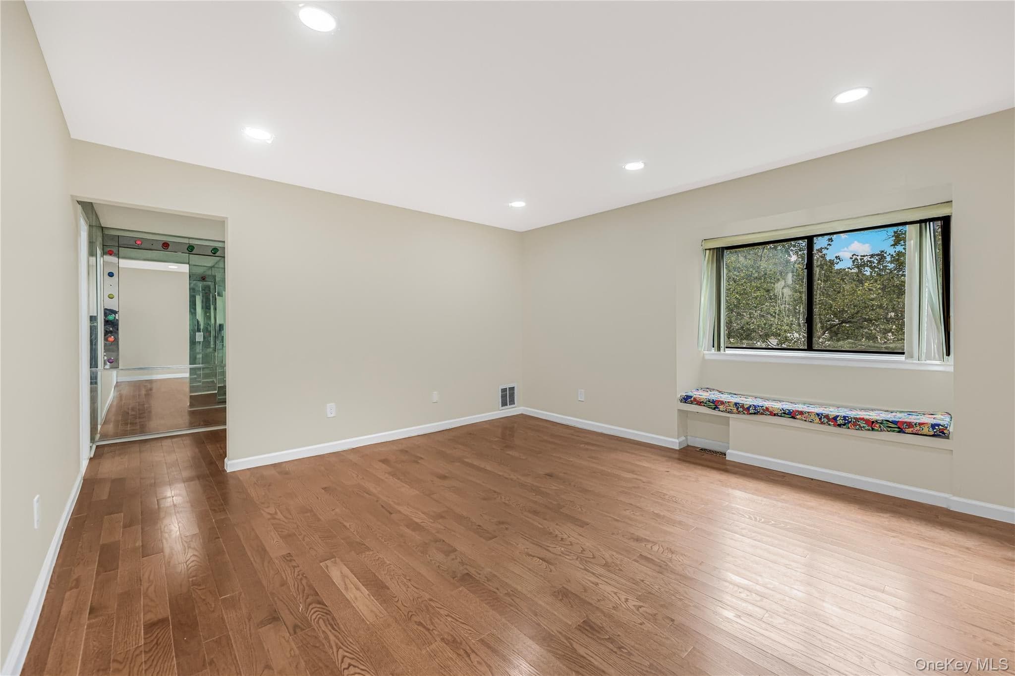 11 Jackson Avenue Unit: 27 thumbnail 22