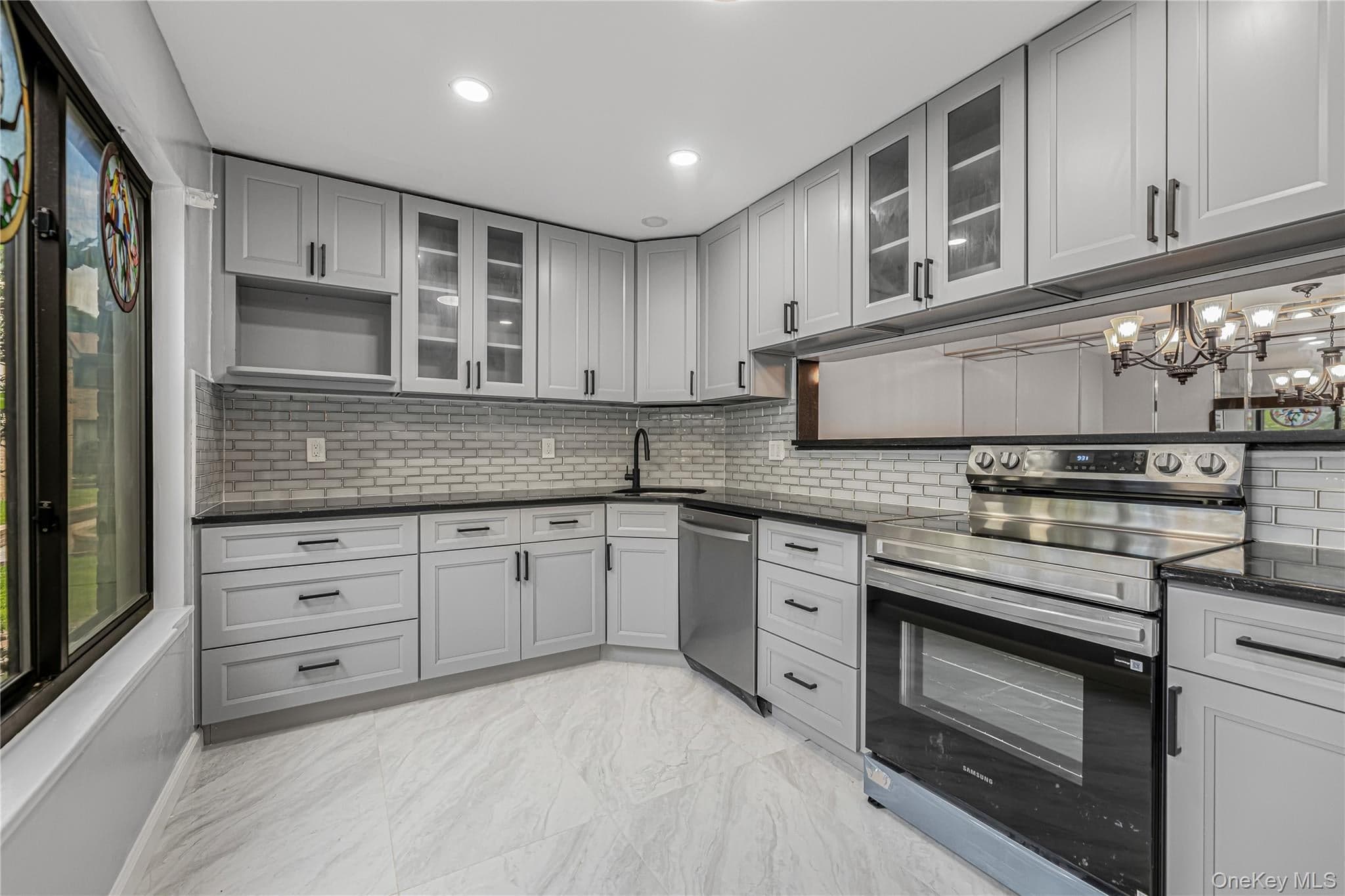 11 Jackson Avenue Unit: 27 thumbnail 6