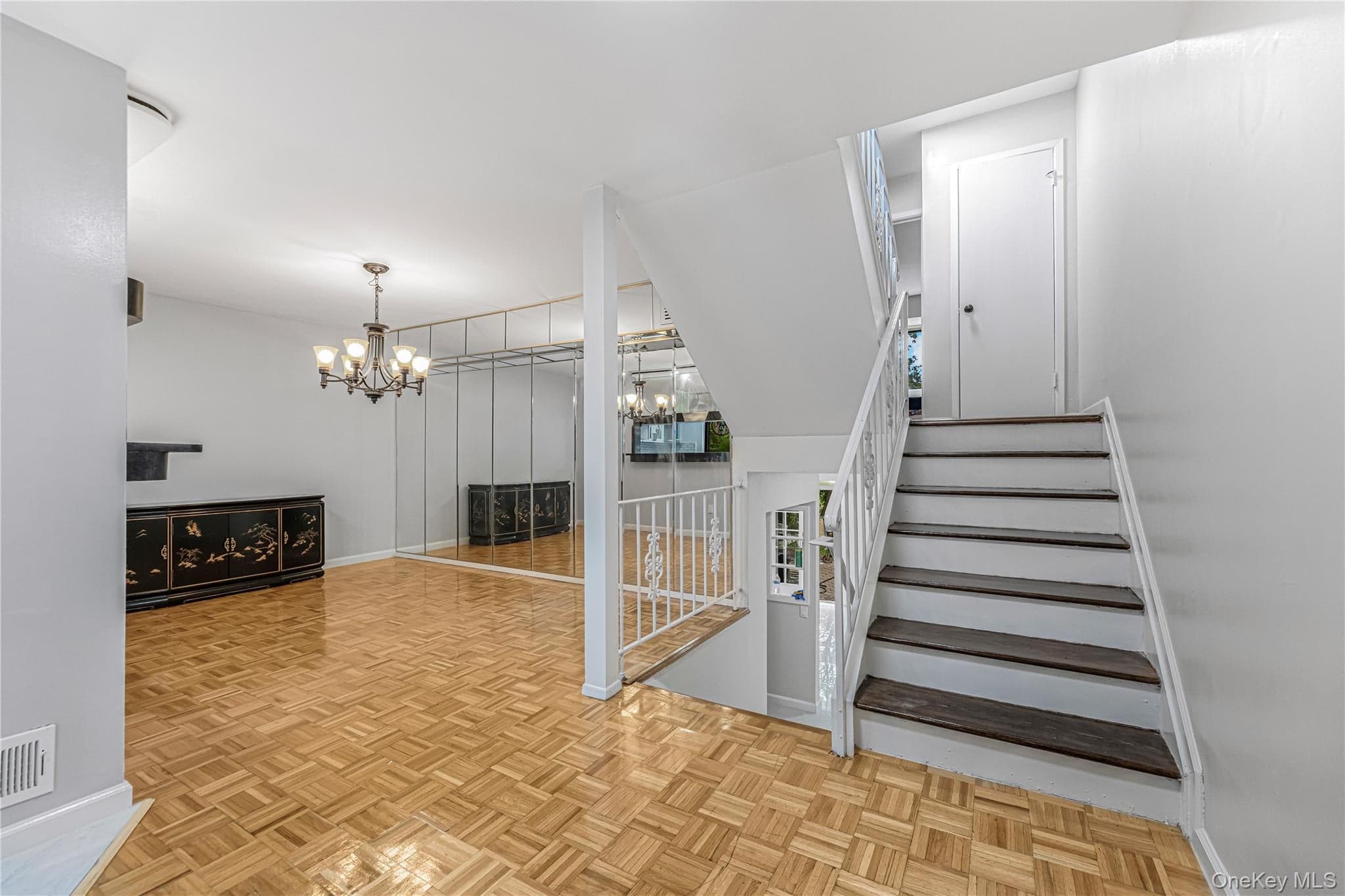 11 Jackson Avenue Unit: 27 thumbnail 10