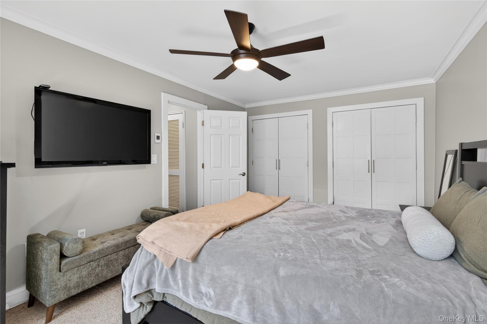 425 Sierra Vista Lane thumbnail 13