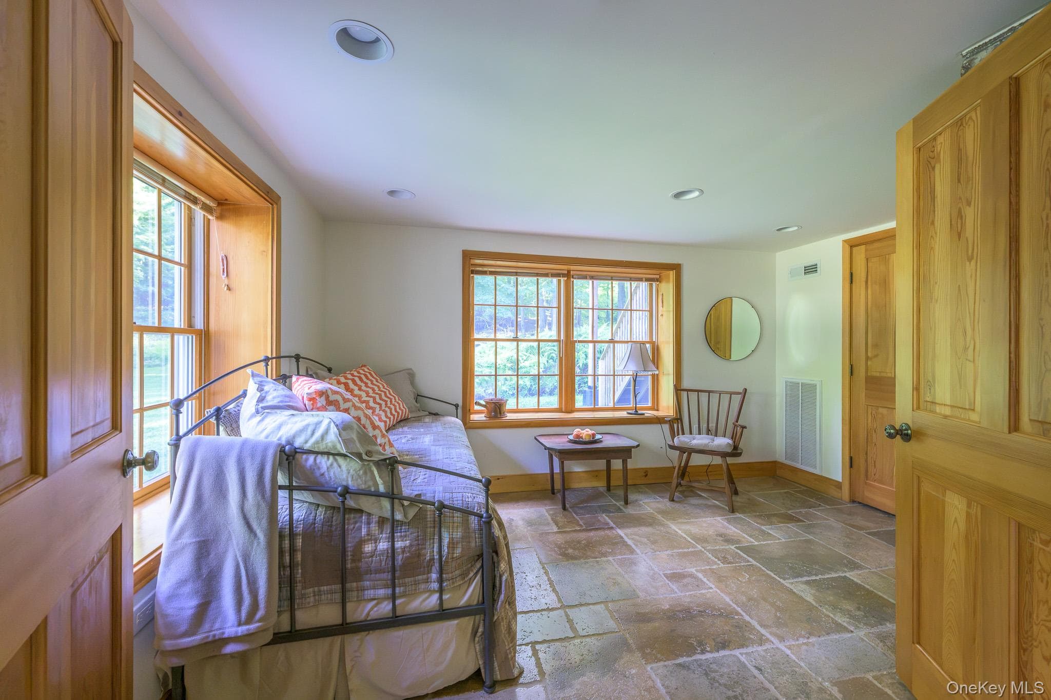 219 Roche Drive thumbnail 27