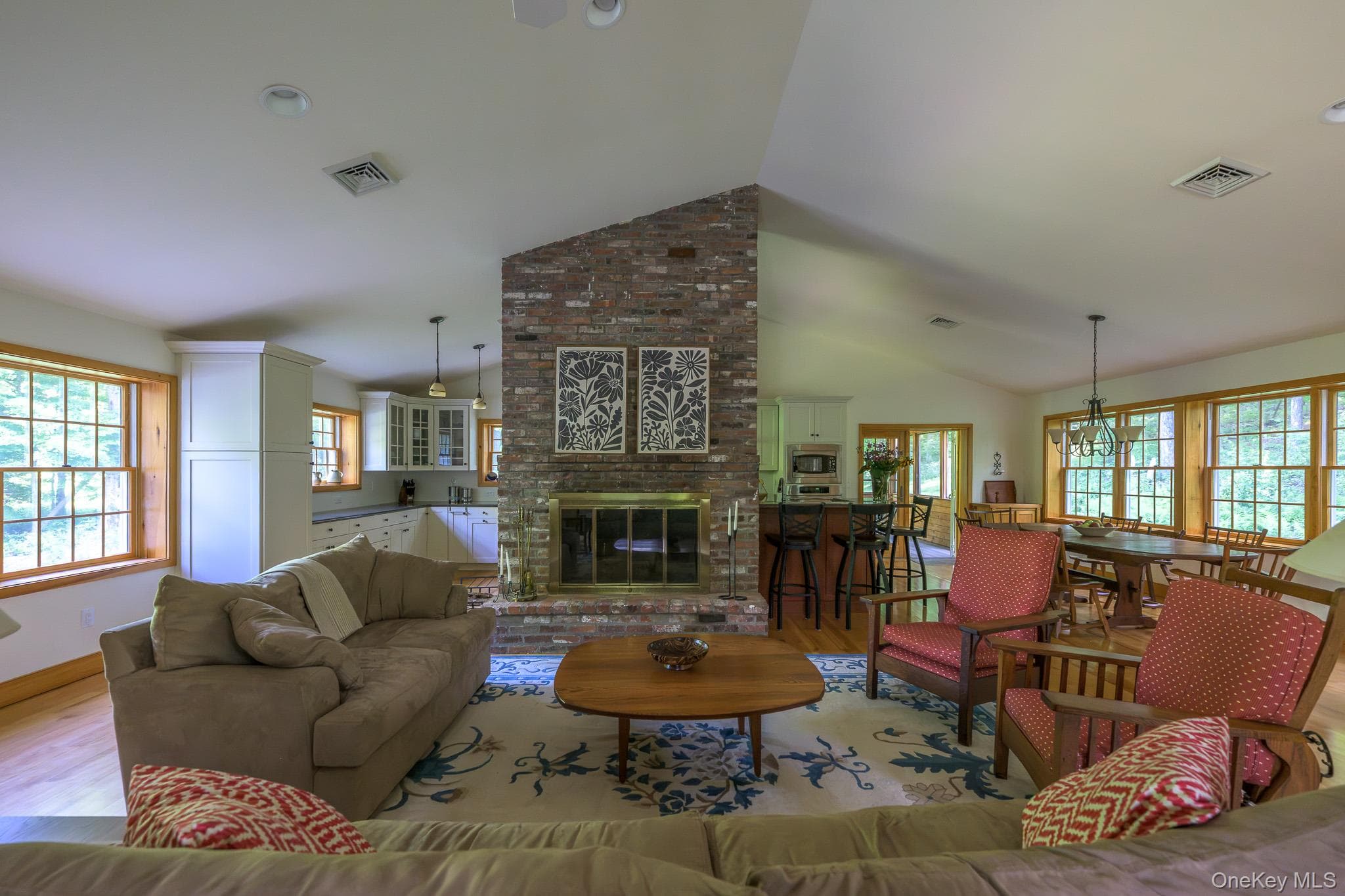 219 Roche Drive thumbnail 10