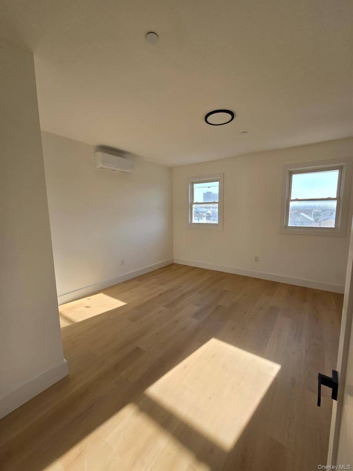445 Beach 45th Street thumbnail 22