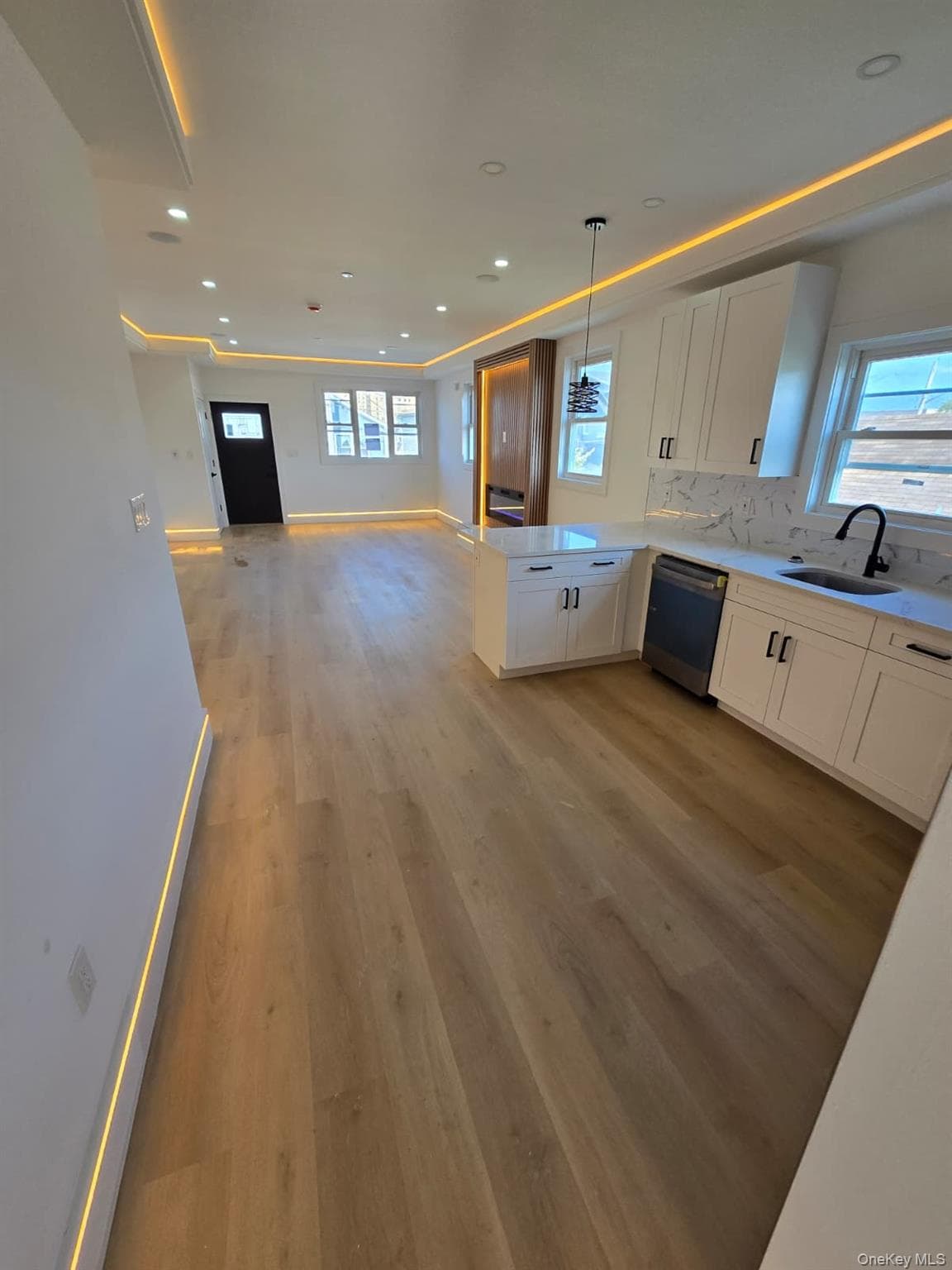 445 Beach 45th Street thumbnail 12