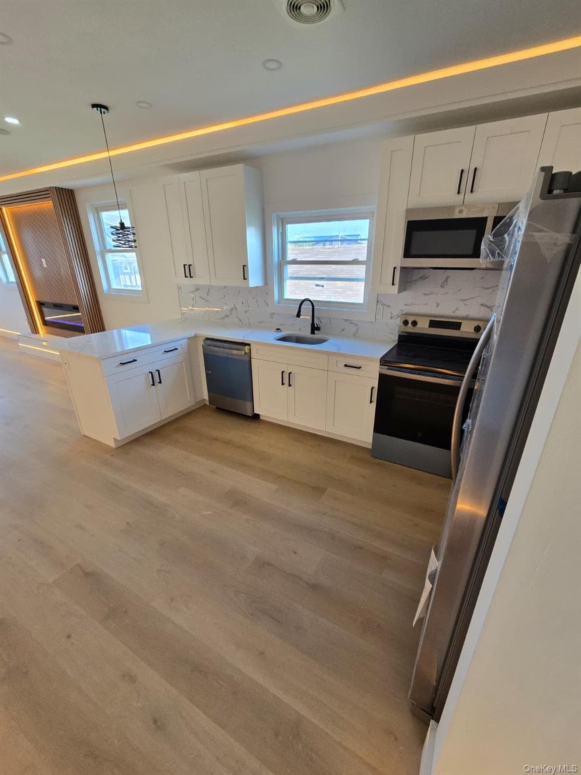 445 Beach 45th Street thumbnail 13