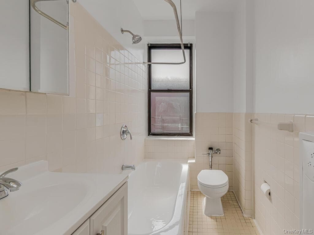 55 E 190 St Unit: 57 thumbnail 9