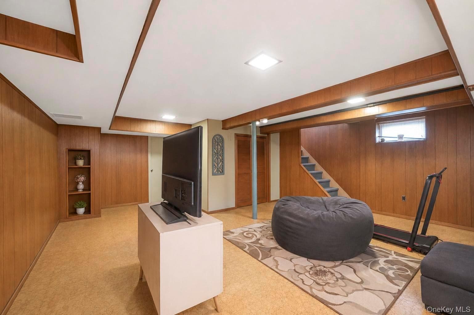 139 N 11th Street thumbnail 17