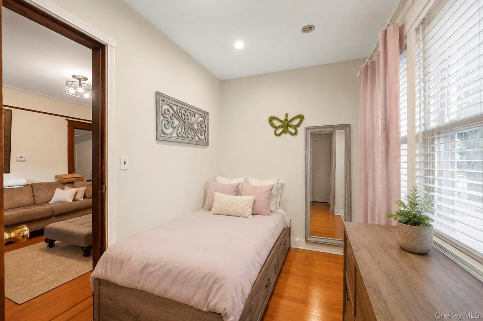 139 N 11th Street thumbnail 14