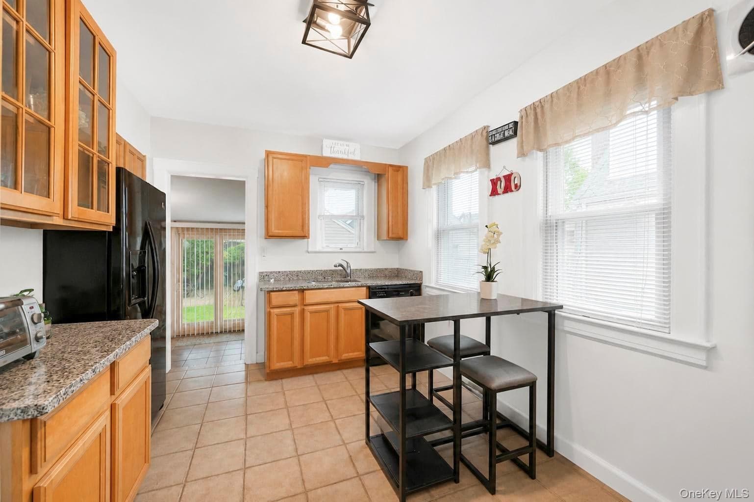139 N 11th Street thumbnail 10