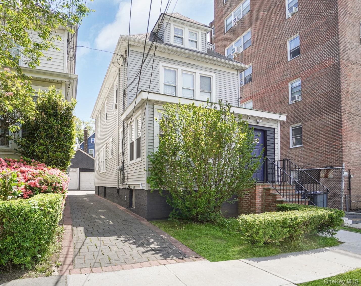 320 E 235th Street thumbnail 2