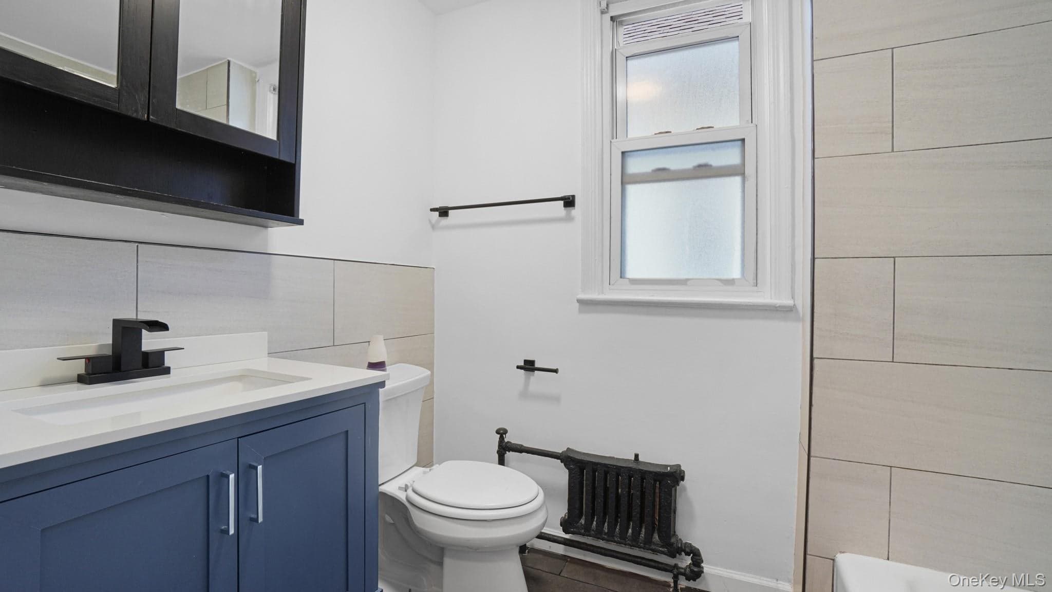 320 E 235th Street thumbnail 14