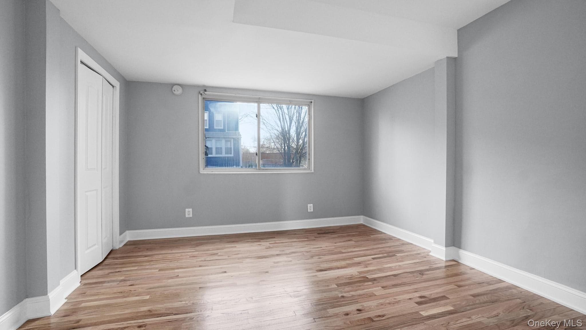 320 E 235th Street thumbnail 12