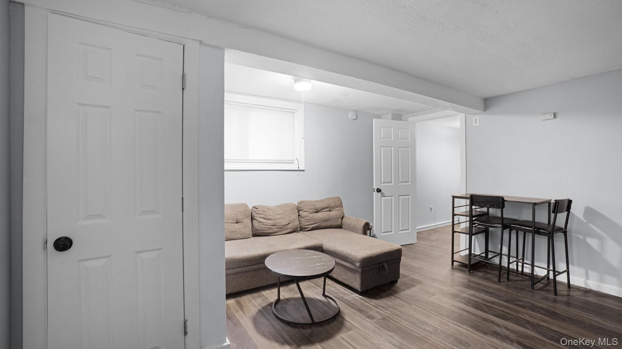 320 E 235th Street thumbnail 20
