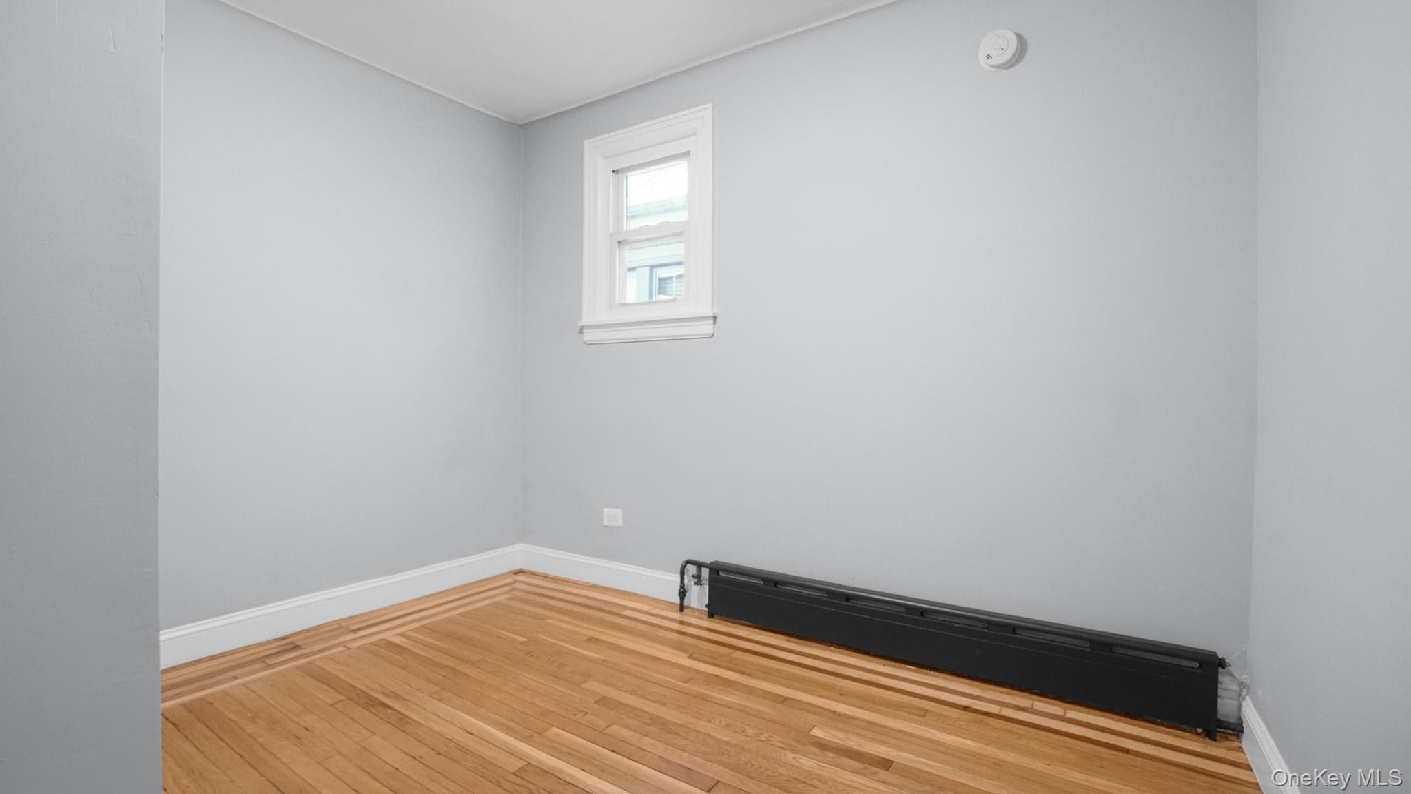 320 E 235th Street thumbnail 15