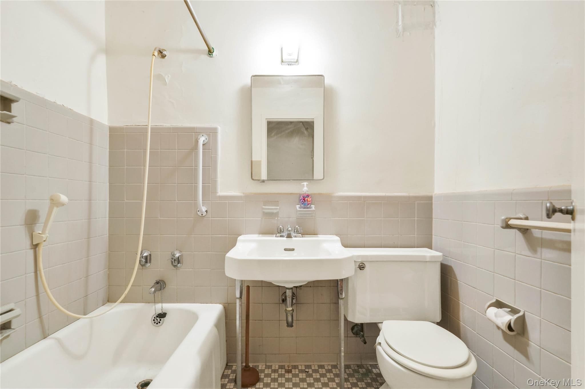 3 Fordham Hill Oval Unit: 1F thumbnail 6