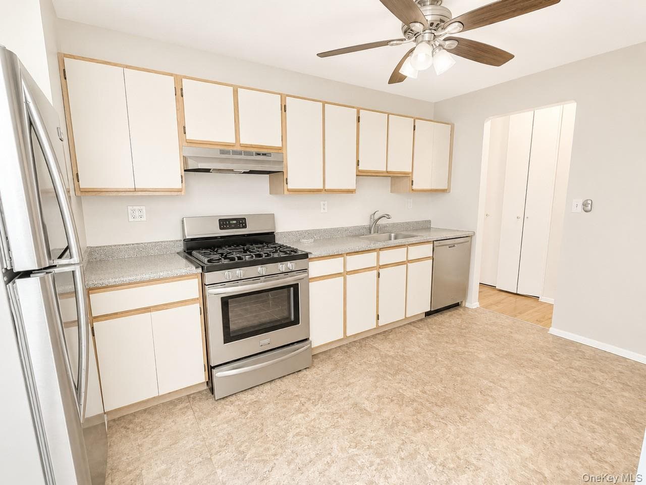 410 E Broadway Unit: 4T thumbnail 8