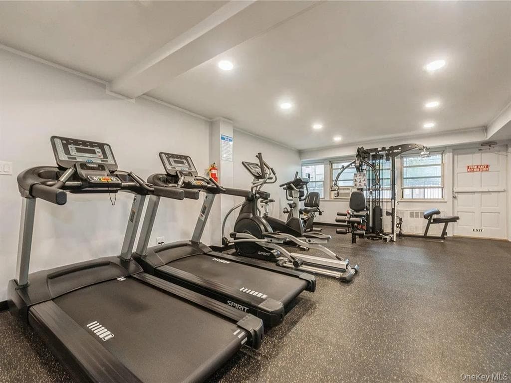 410 E Broadway Unit: 4T thumbnail 14