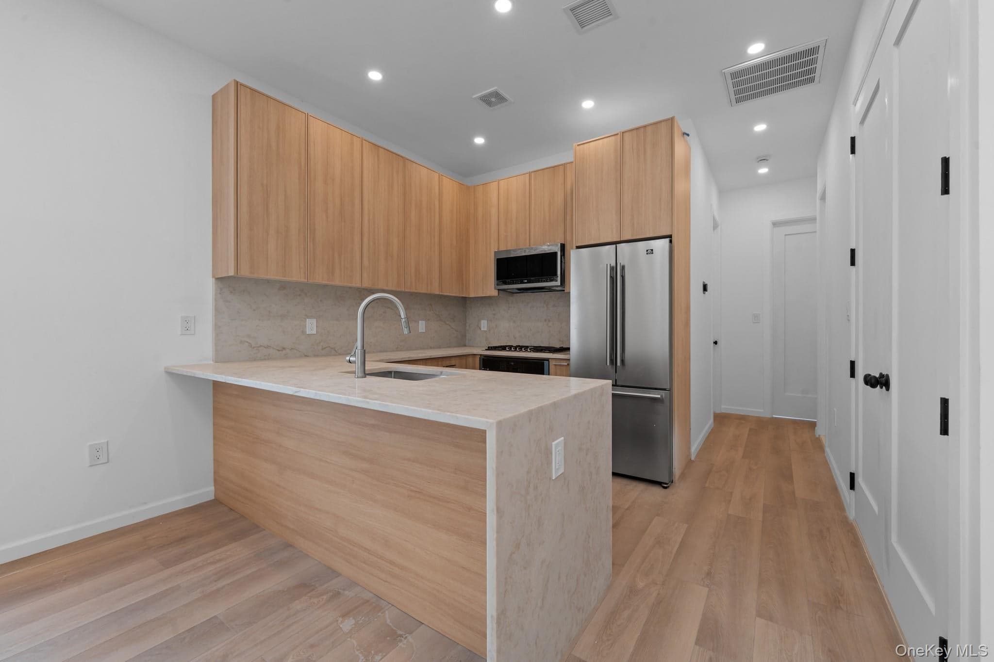 35 Euclid Avenue thumbnail 4