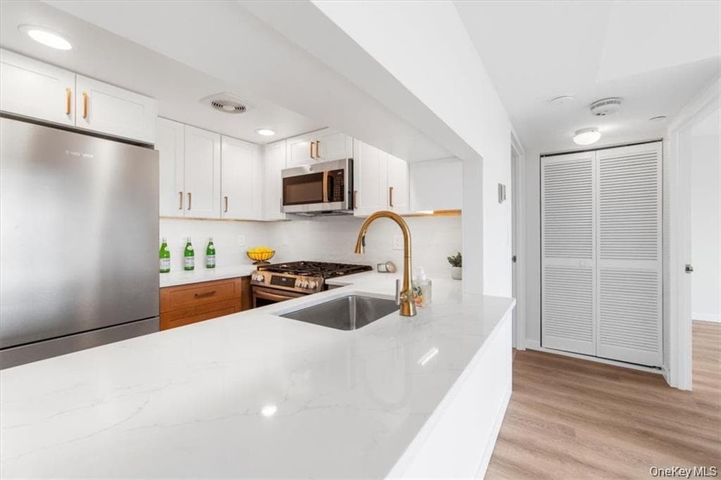 10 Stewart Place Unit: 9CE thumbnail 17