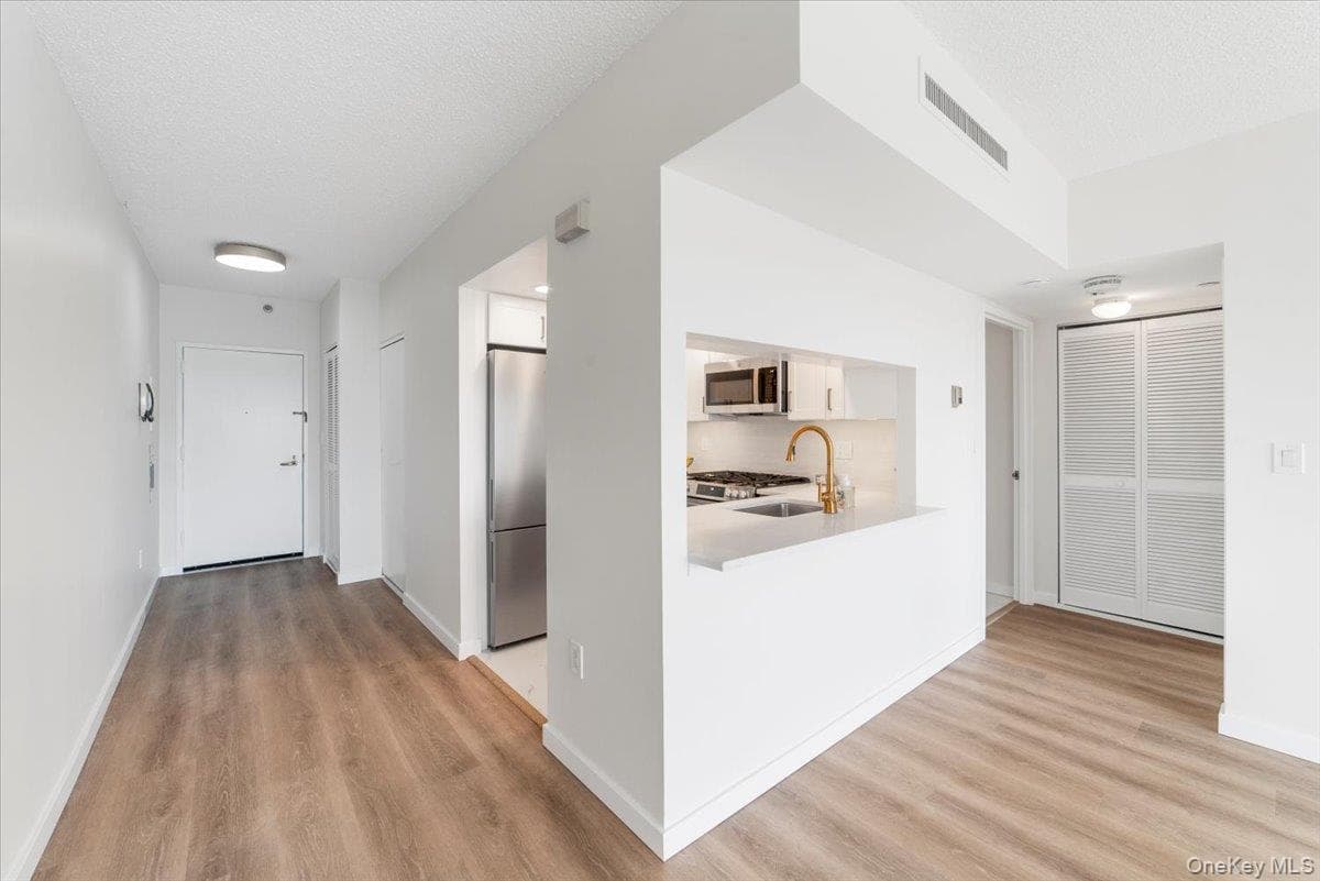 10 Stewart Place Unit: 9CE thumbnail 16
