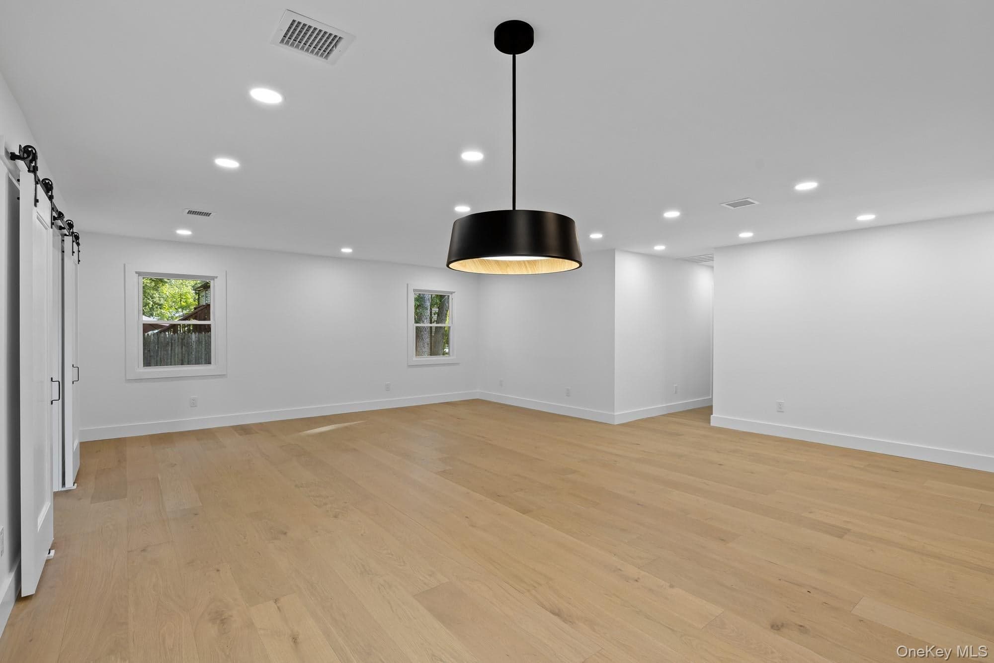 35 Winside Lane thumbnail 9