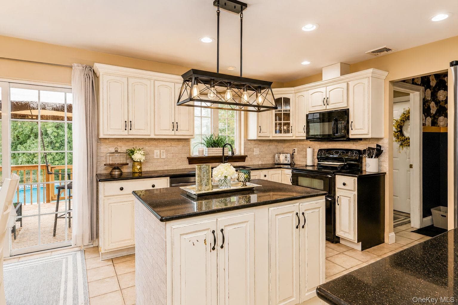 135 Pirog Road thumbnail 19