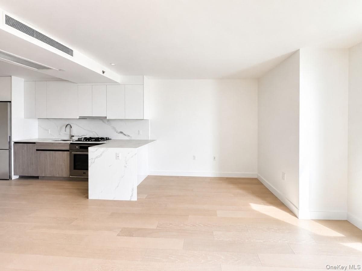 144-49 Northern Boulevard Unit: 722 thumbnail 2