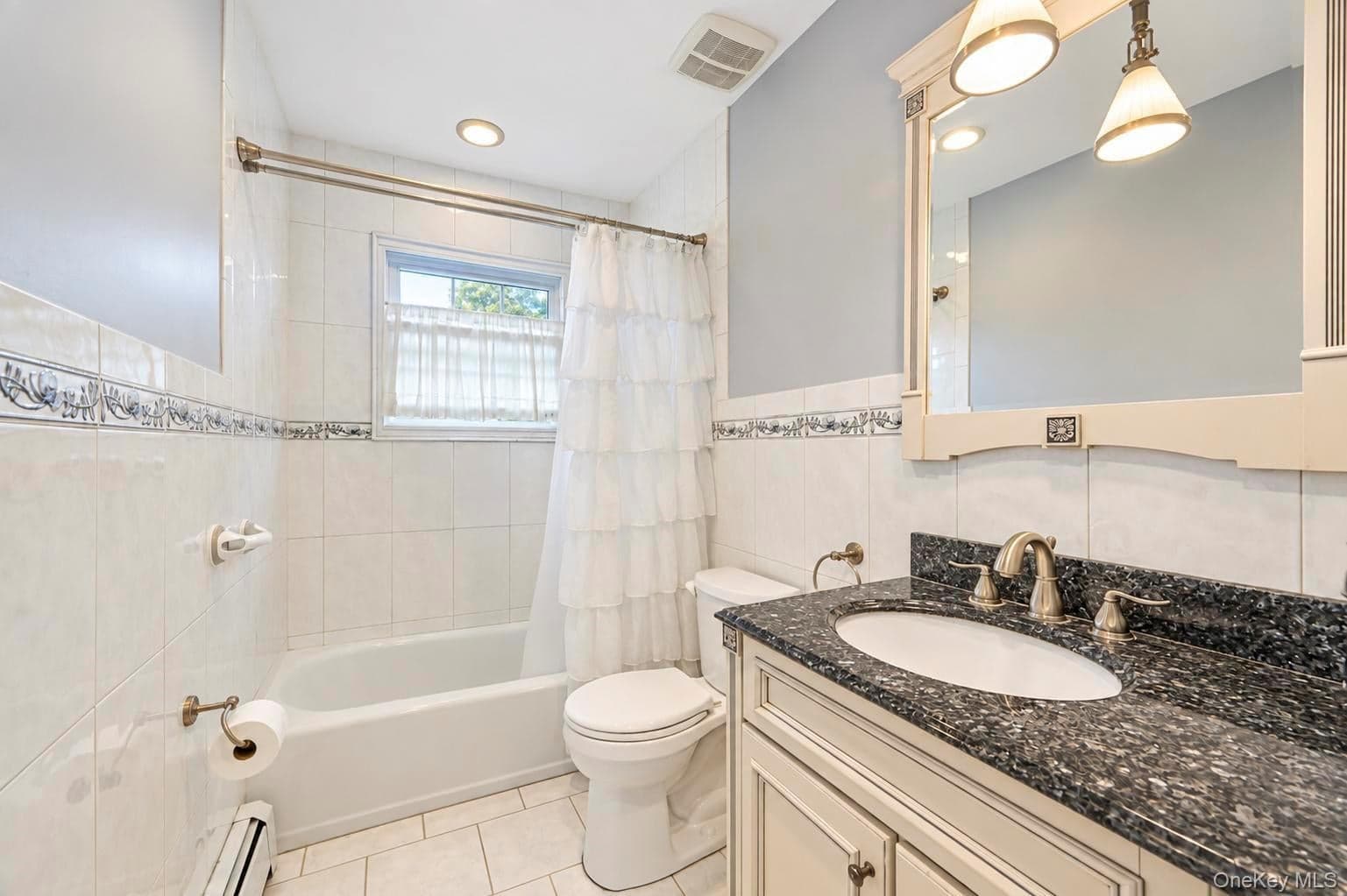 355 W Islip Boulevard thumbnail 25