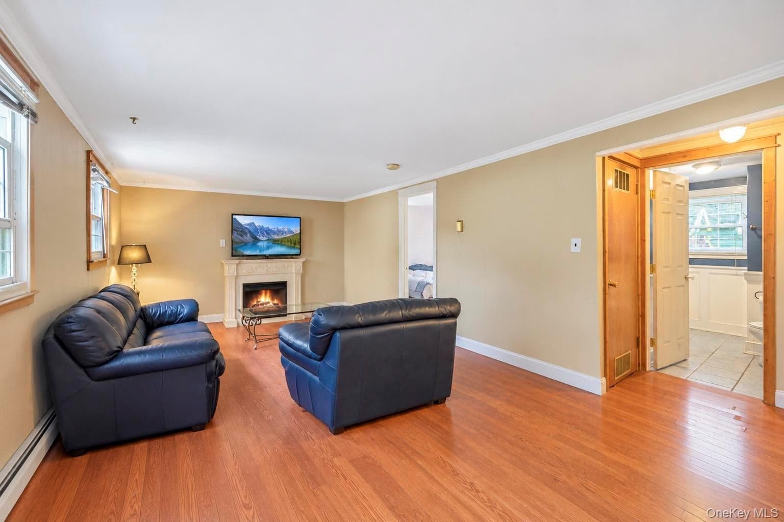 355 W Islip Boulevard thumbnail 35