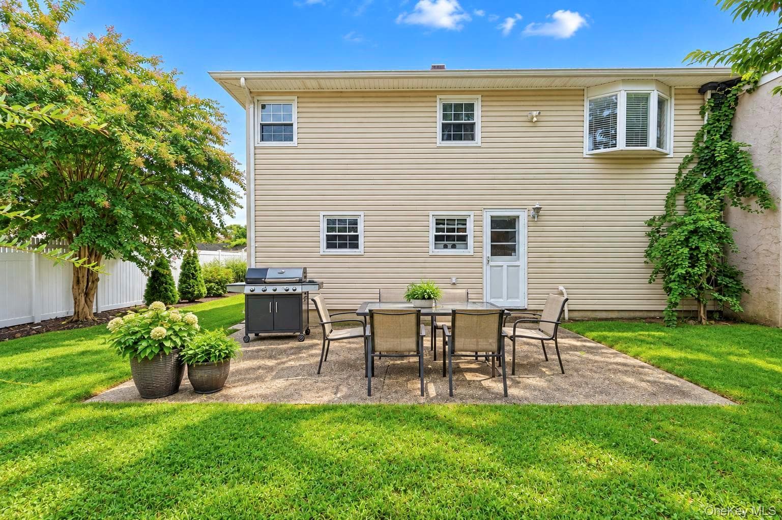 355 W Islip Boulevard thumbnail 10