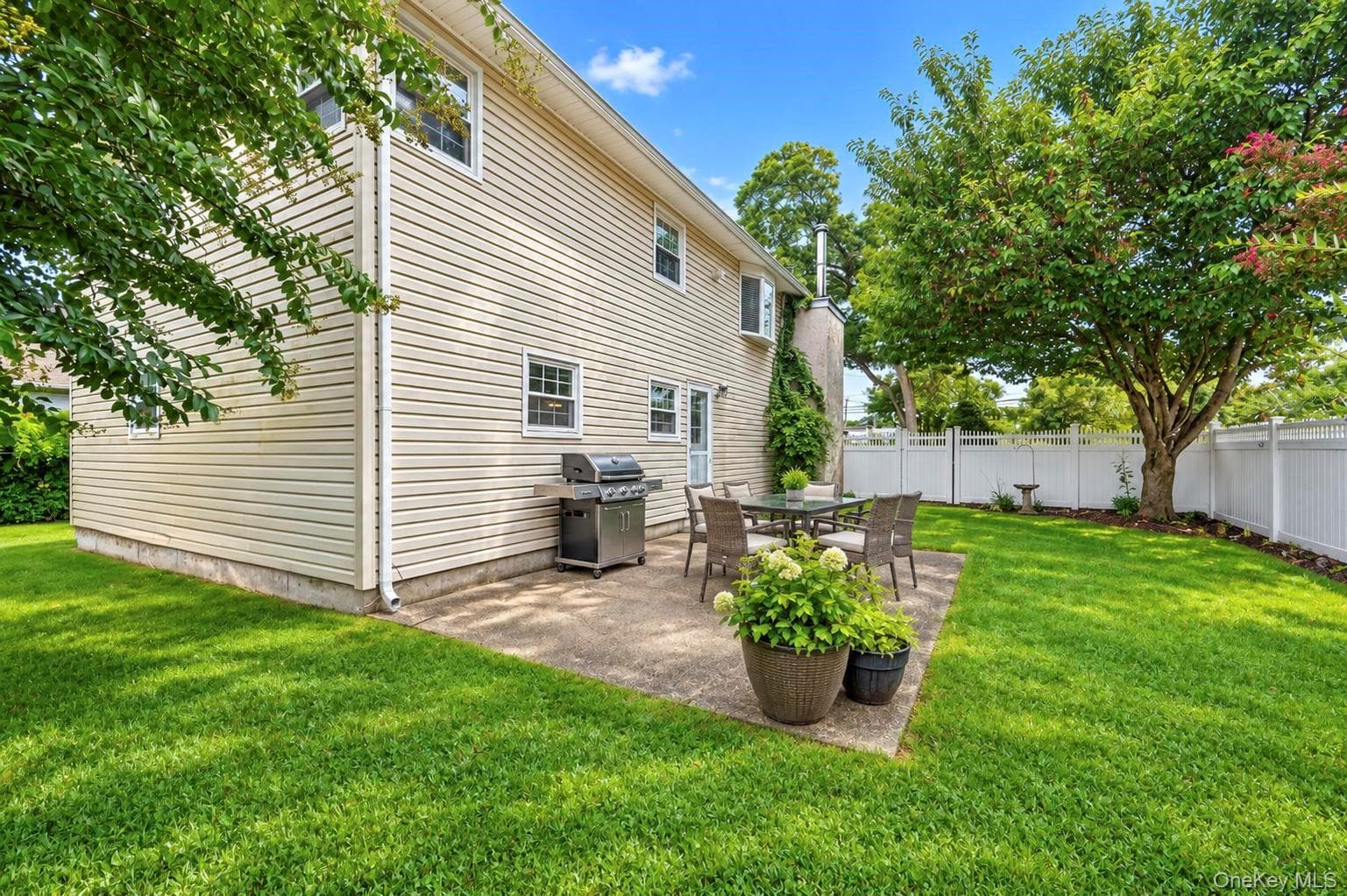 355 W Islip Boulevard thumbnail 7