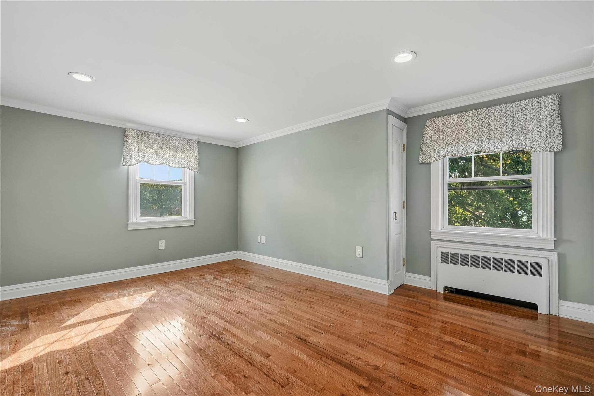 26 Custer Avenue thumbnail 24