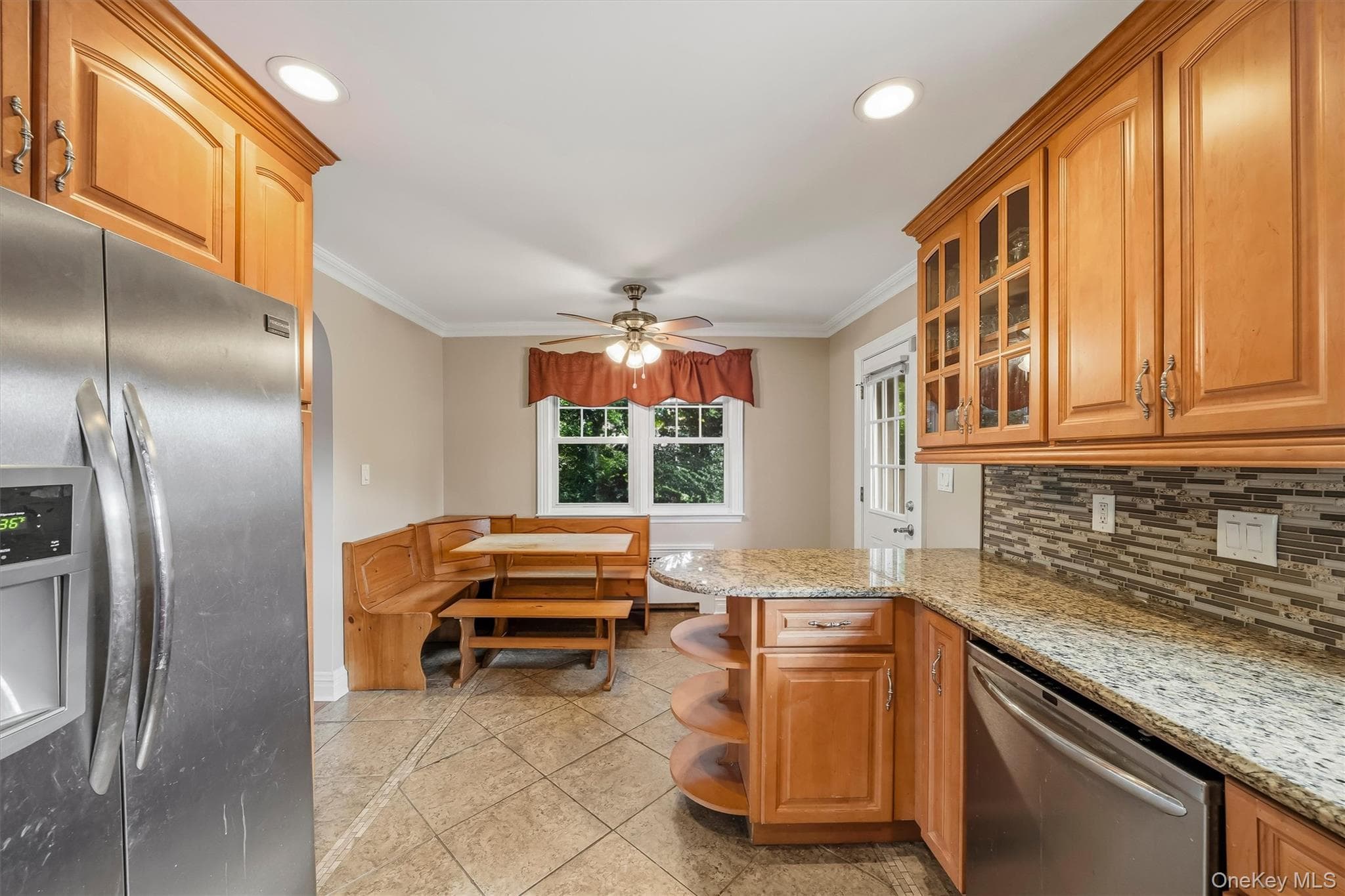 26 Custer Avenue thumbnail 10