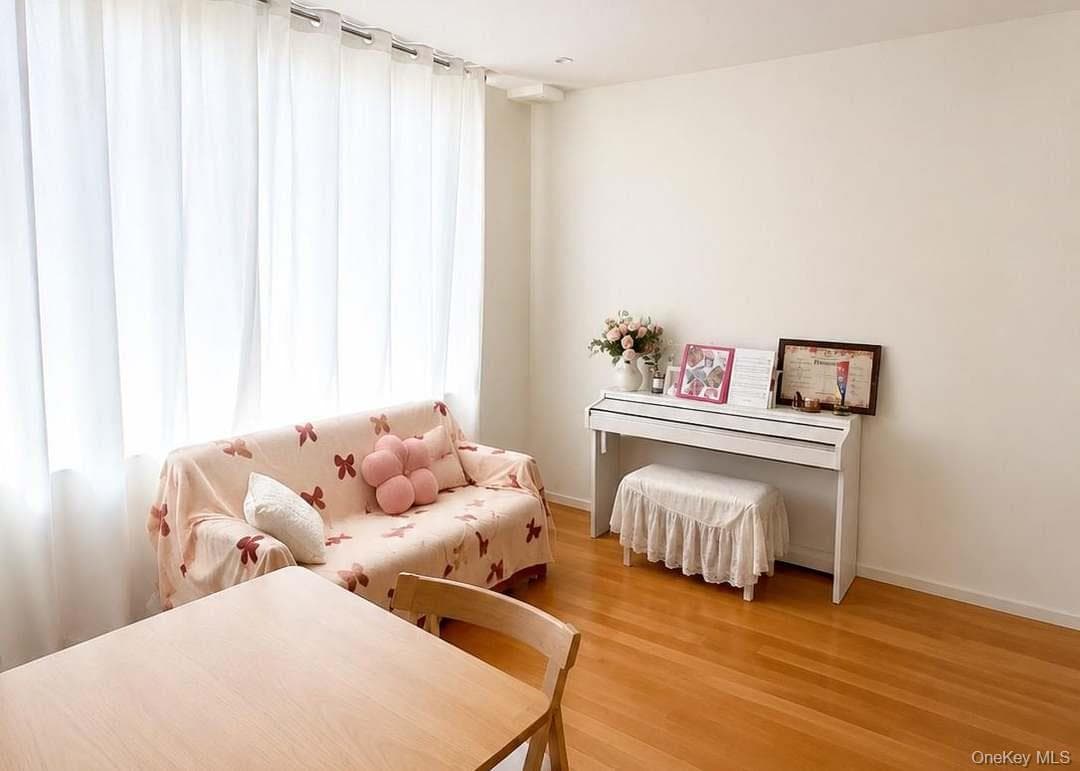 4223 Parsons Boulevard Unit: 5C thumbnail 2