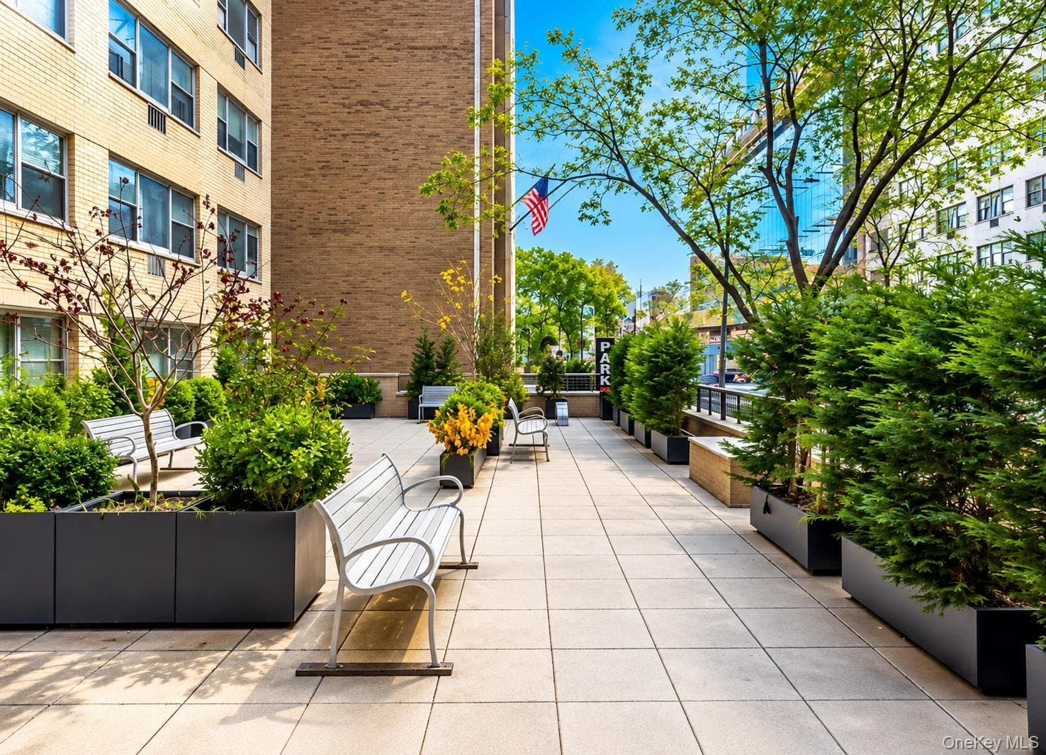 333 E 46th Street Unit: 10E photo 1