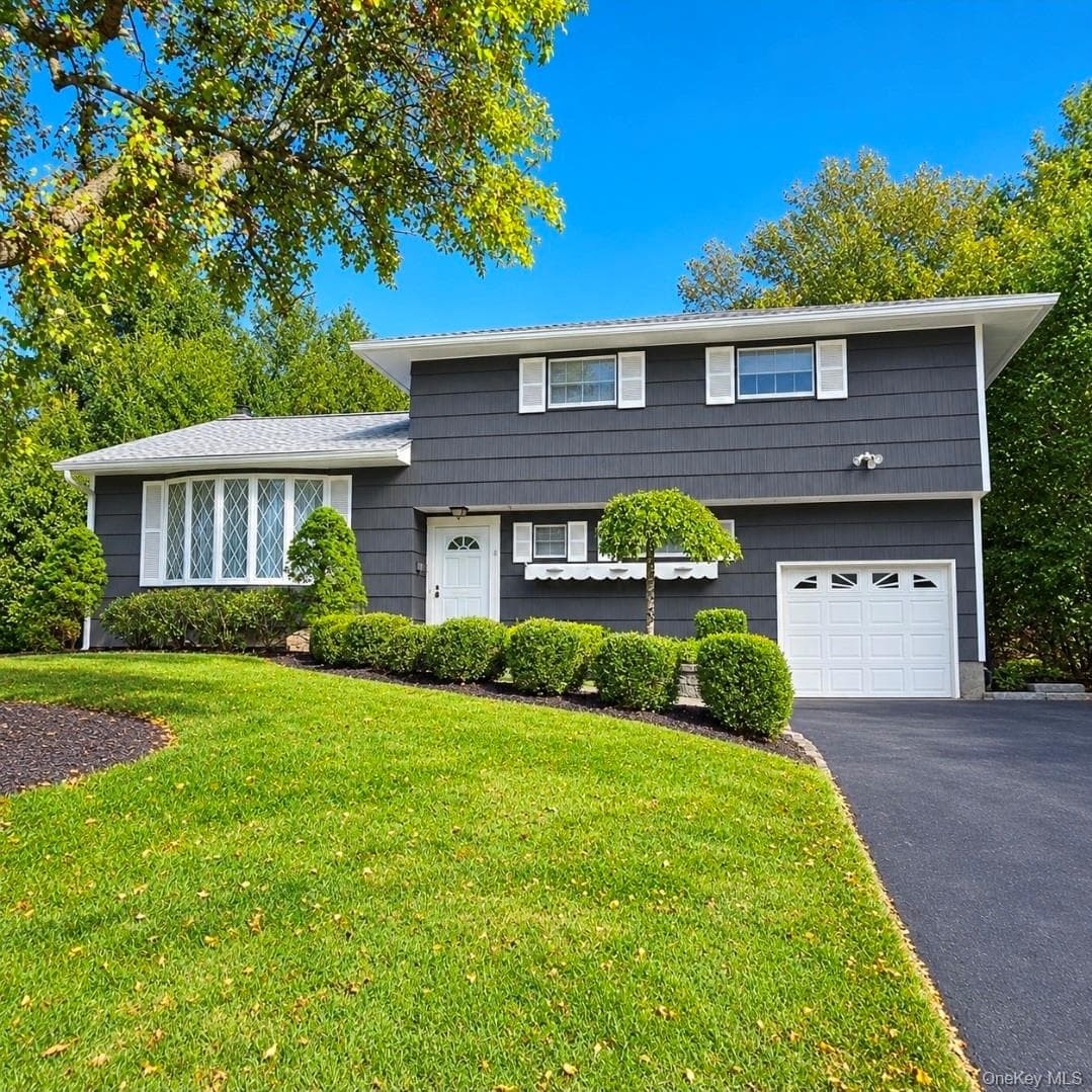 34 Radcliff Drive photo 1