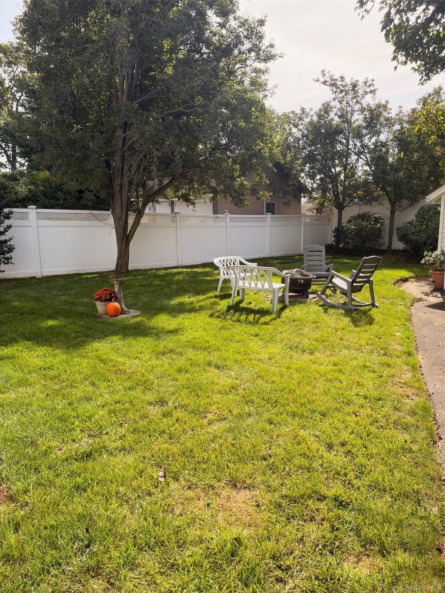 992 Davison Place thumbnail 36