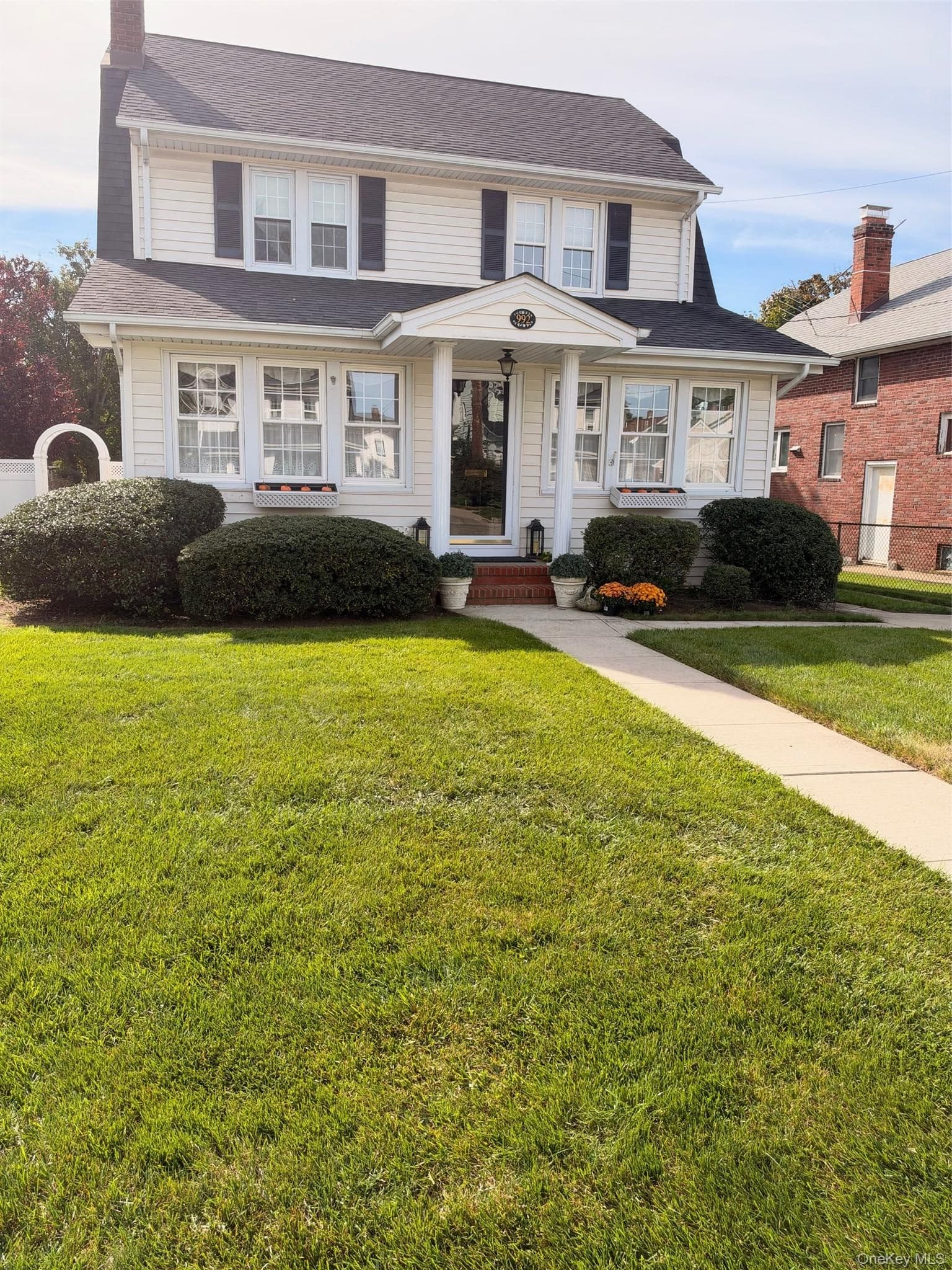 992 Davison Place thumbnail 2