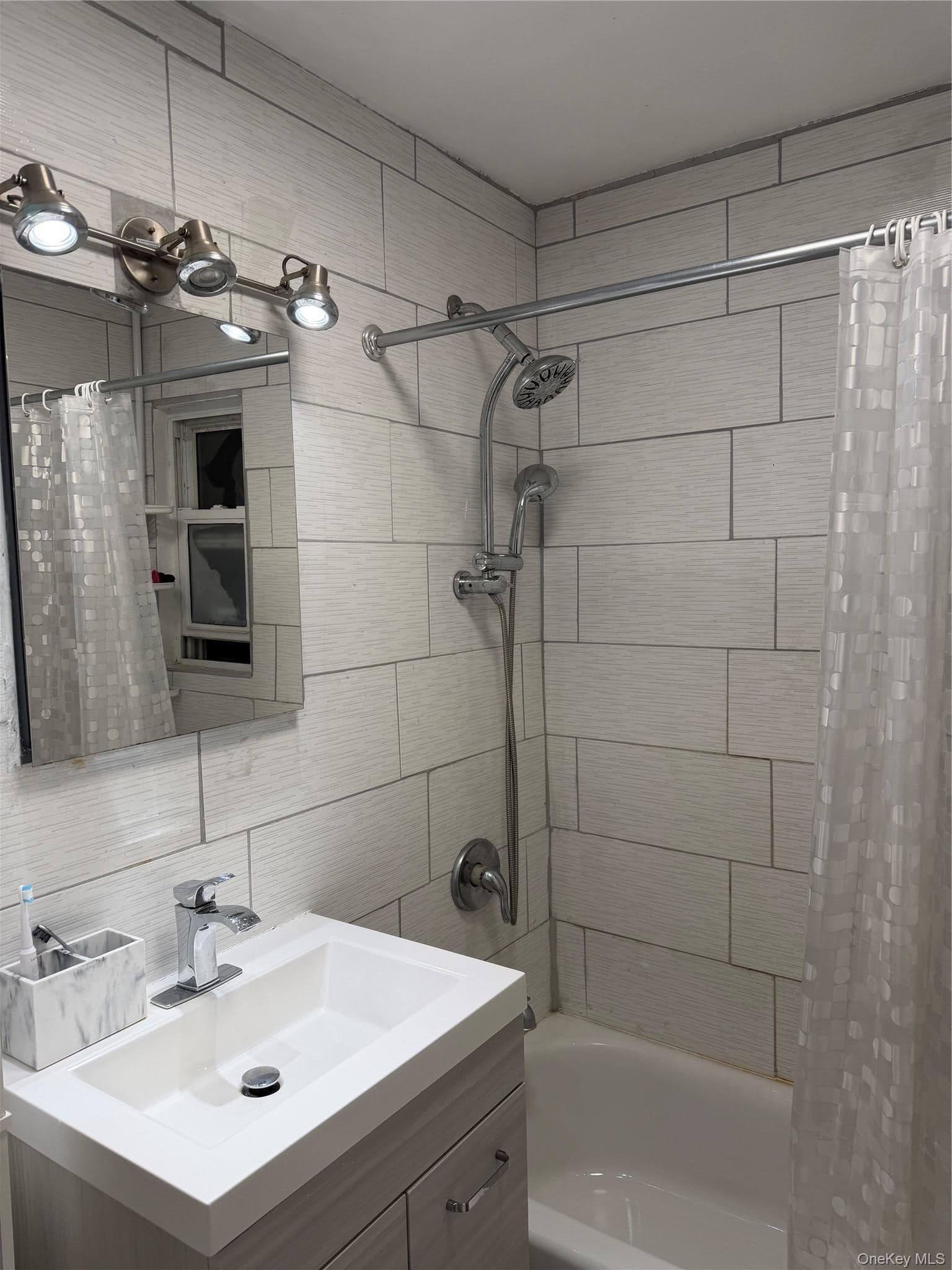 4727 Matilda Avenue thumbnail 5