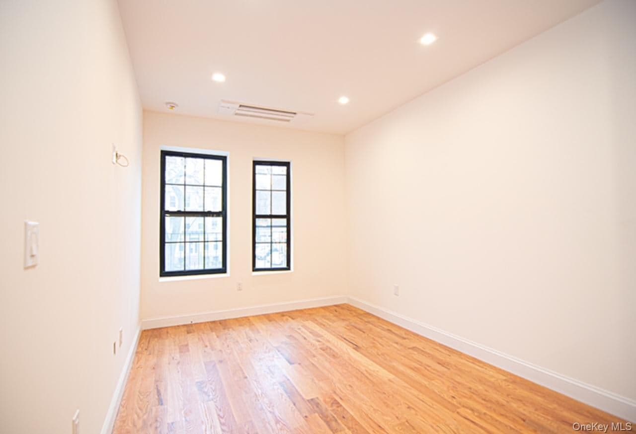 16 & 18 Lenox Road Unit: 12 thumbnail 12