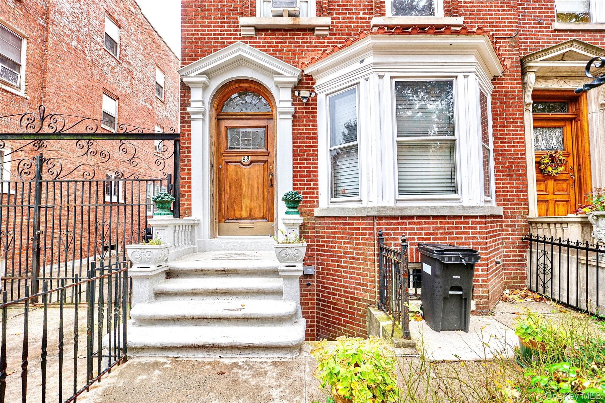 88 Midwood Street thumbnail 2