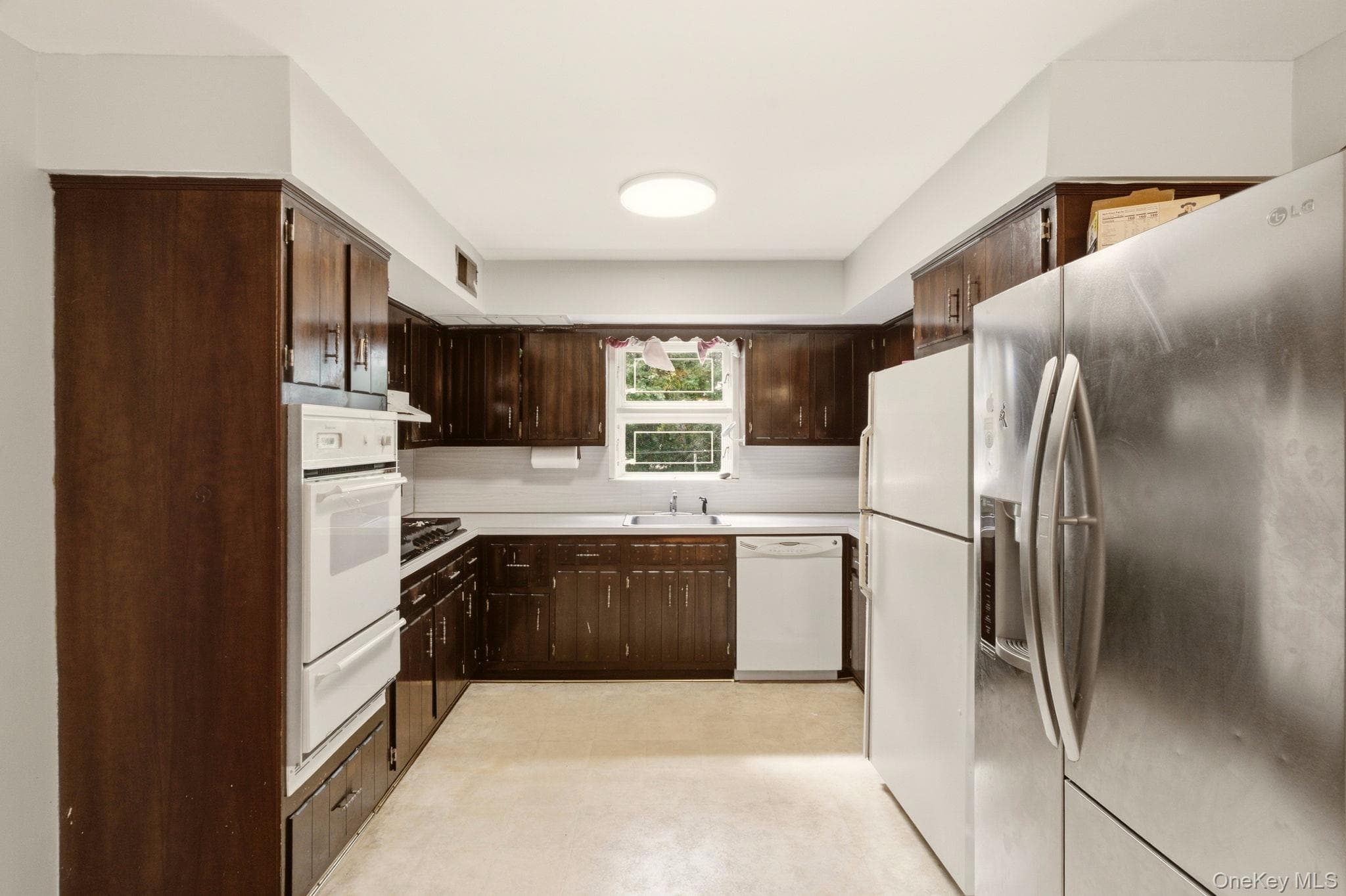 18044 Grand Central Parkway thumbnail 12