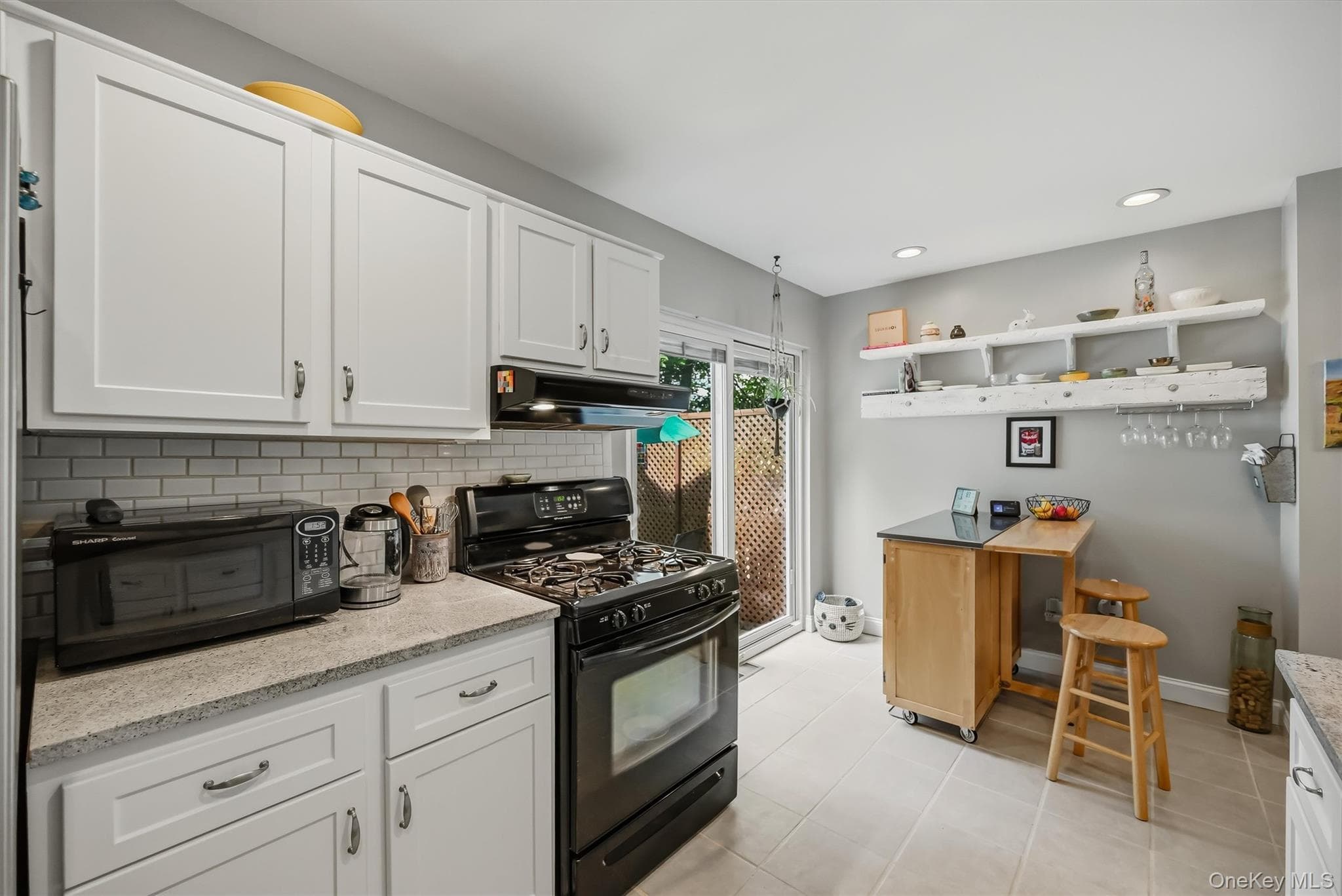 276 Temple Hill Road Unit: 2002 thumbnail 15
