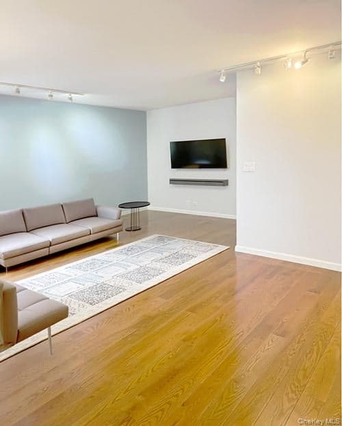 573 Grand Street Unit: D802 photo 1