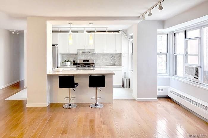 573 Grand Street Unit: D802 thumbnail 3