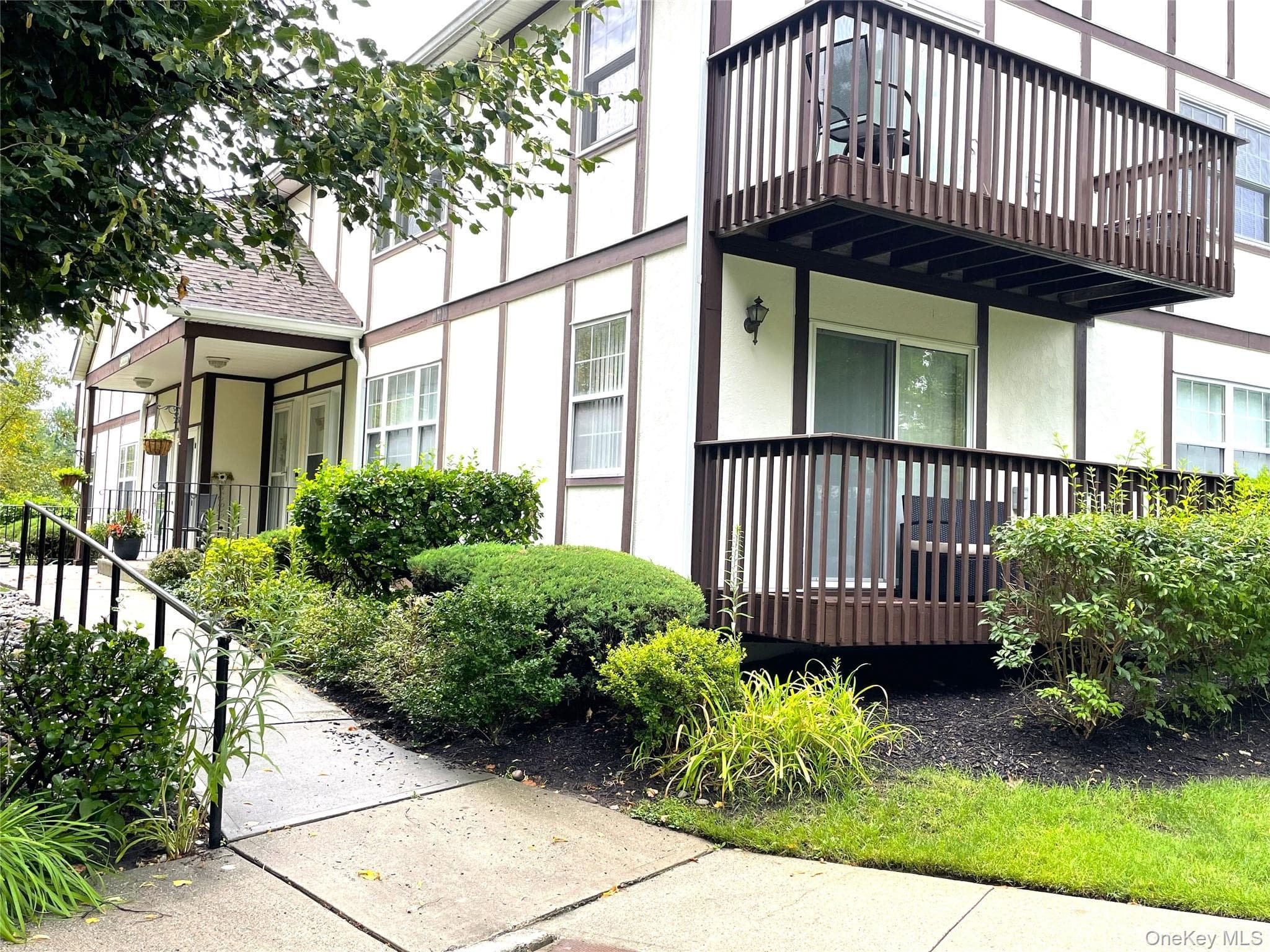 660 E Crooked Hill Road, Pearl River