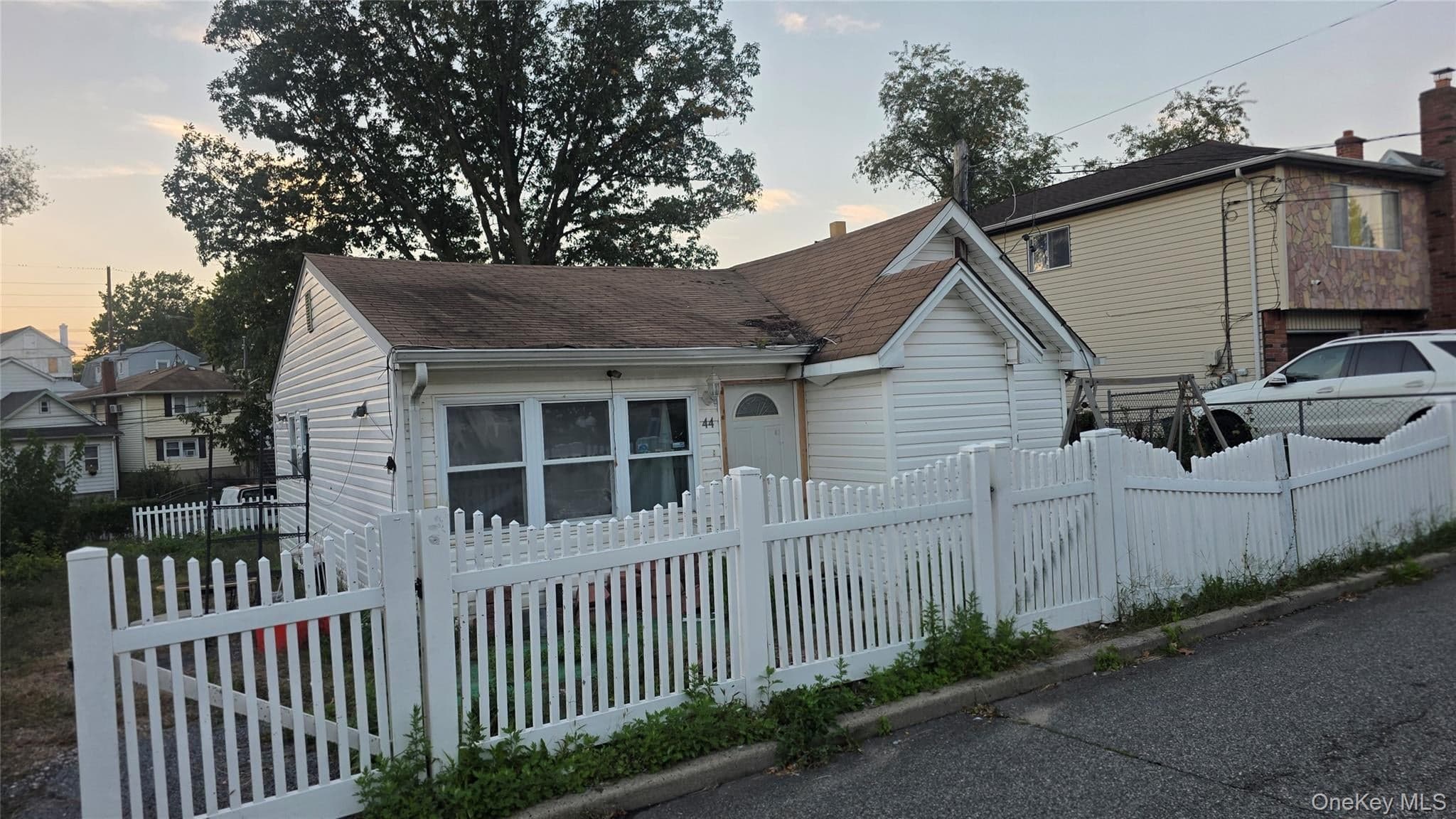 44 Carnegie Avenue, Elmont